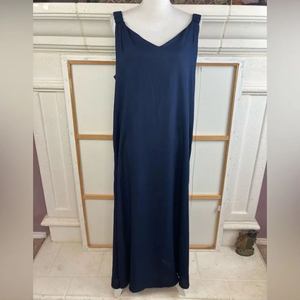 NWT V Neck Flowy Maxi Dress w/side slits & covered elastic shoulder straps